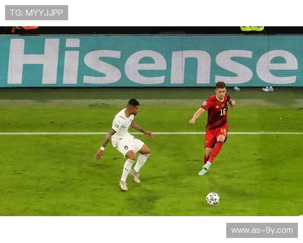 全面解析足球运动中球员带球突破进入禁区行为定义与判定要点详析